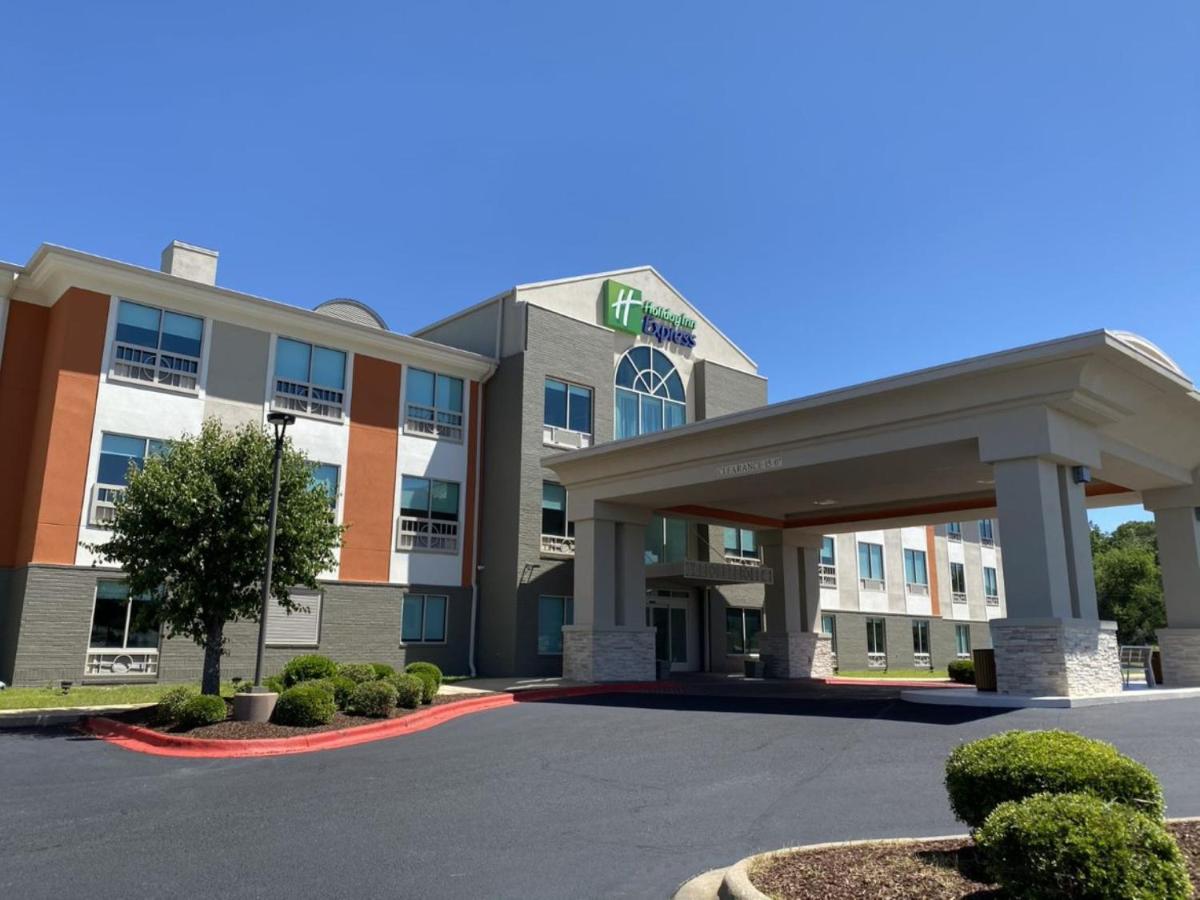 Exterior view of Holiday Inn Express & Suites Enterprise