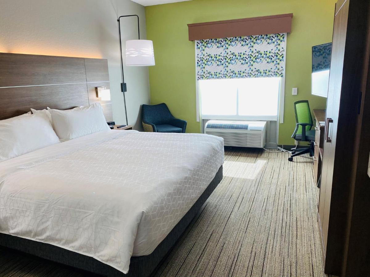 Guest room thumbnail